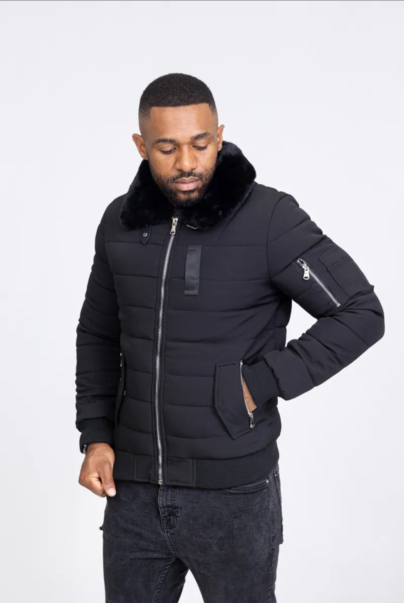 Nova Pilot Black Winter Coat – Luxe Warmte & Tijdloze Stijl, Nu voor Slechts €99,99 (Normaal €149,99) + Gratis Verzending!