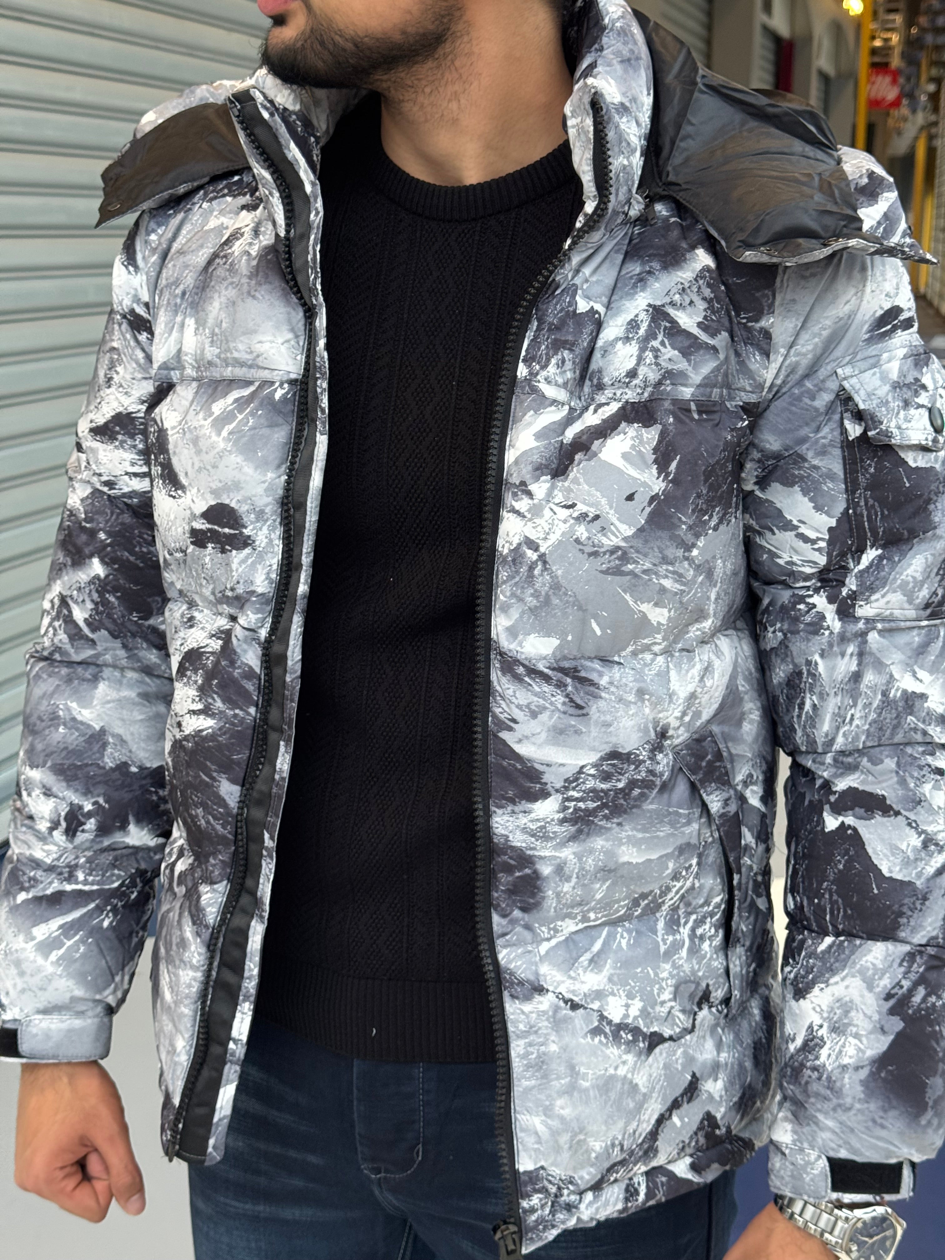 THE MONTAIN JACKET