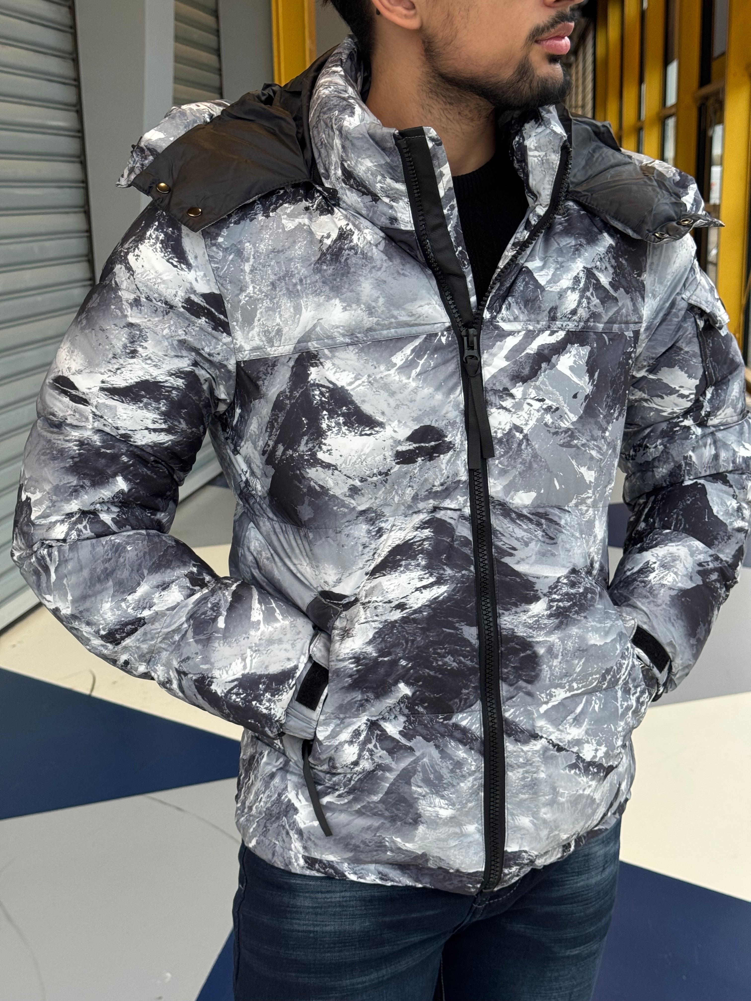 THE MONTAIN JACKET